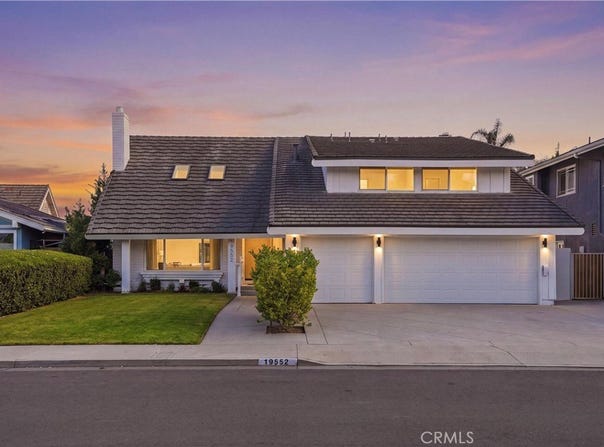 19552 Helena Circle, Huntington Beach, CA 92646