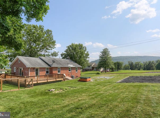 100 AUCKER STREET, LIVERPOOL, PA 17045