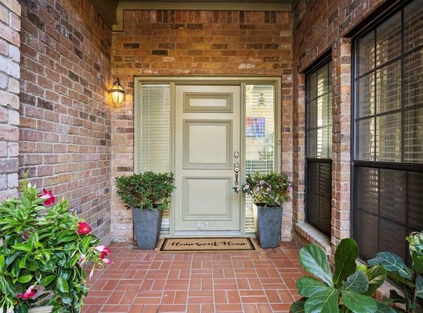 614 Crowley Road, Arlington, TX 76012