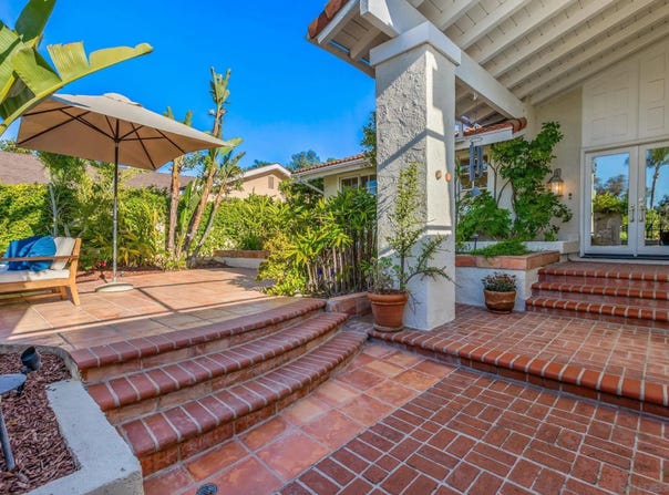 27126 Mariscal Ln, Mission Viejo, CA 92691