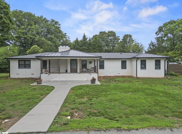 207 Oates Avenue, Easley, SC 29640