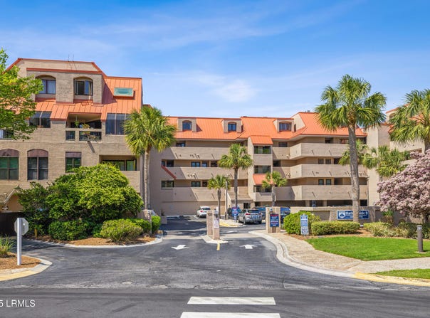 13 Harbourside Lane, Hilton Head Island, SC 29928