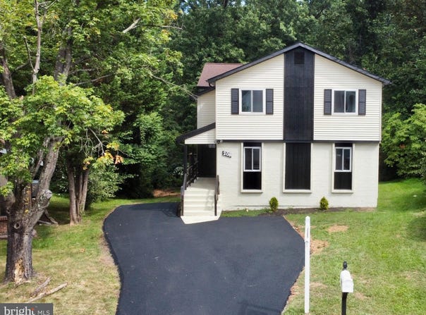 208 KEYES COURT, STERLING, VA 20164