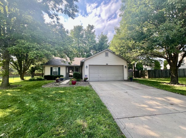 108 Meadowview Drive, Mooresville, IN 46158