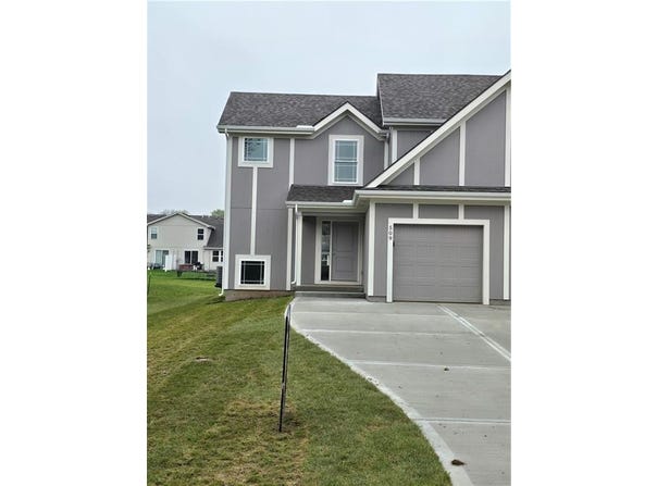 509 W Smith Street, Spring Hill, KS 66083
