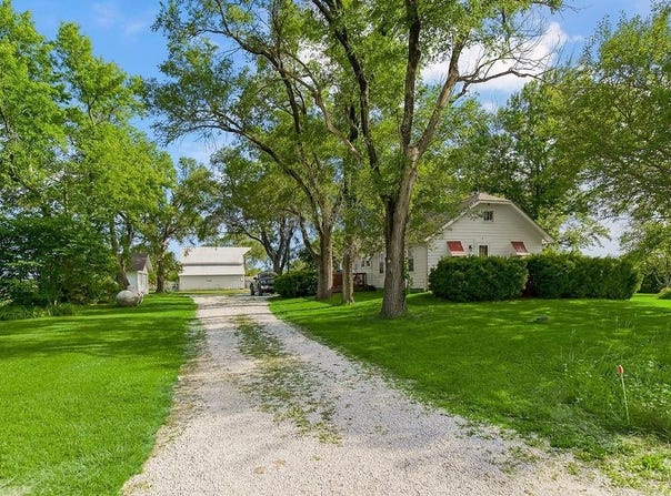 1945 N 900th Road, Eudora, KS 66025