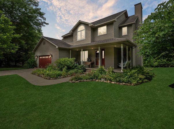 7118 Browns Lake Road, Jackson, MI 49201