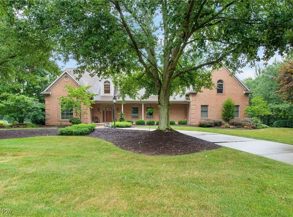 5679 Carters Grove Circle NW, Massillon, OH 44646