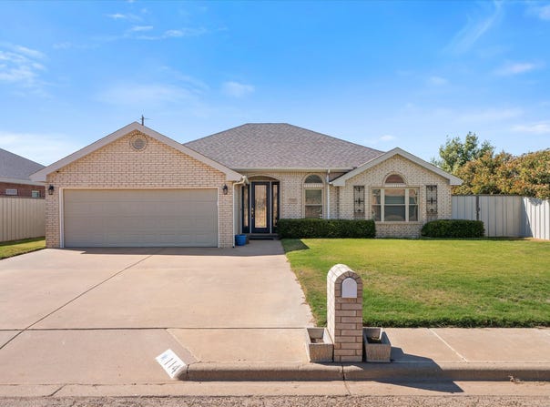 114 Indiana Avenue, Levelland, TX 79336