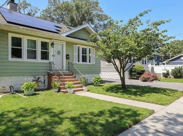 114 Oakley St, Roselle Boro, NJ 07203-1130