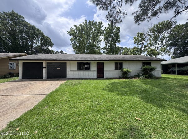 3327 Casa Grande Circle, Jackson, MS 39209