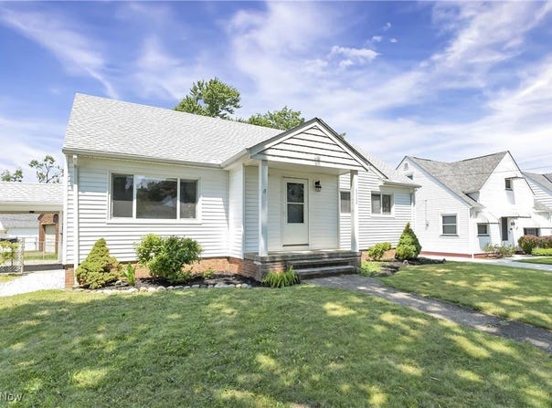 6302 Dartworth Drive, Parma, OH 44129