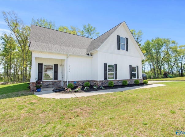 15176 Blendor Crooks, Athens, AL 35611
