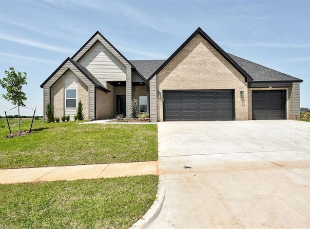 9321 NW 147th Terrace, Yukon, OK 73099