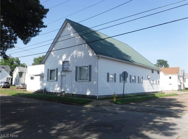 250 S 11th Street, Coshocton, OH 43812