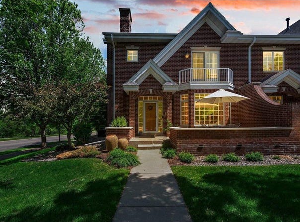 10778 Falling Water Lane, Woodbury, MN 55129