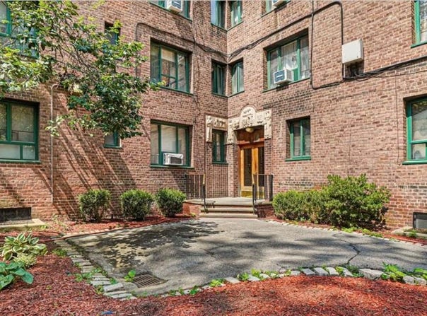1530 Archer Road, Bronx, NY 10462