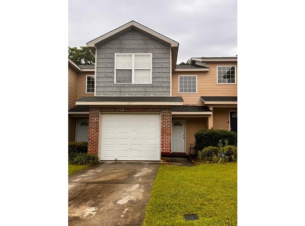 106 Cody Dr, Enterprise, AL 36360