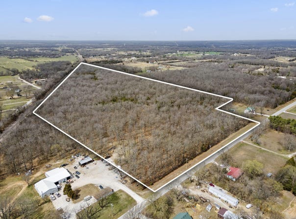 2007 N Farm Rd 89, Springfield, MO 65802