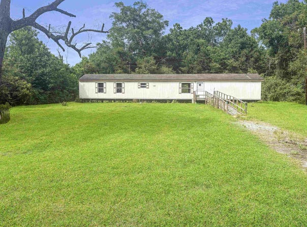548 N Teal Rd, Orange, TX 77630