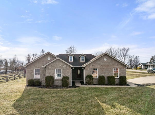 10574 Amity Drive, Aurora, IN 47001-9400