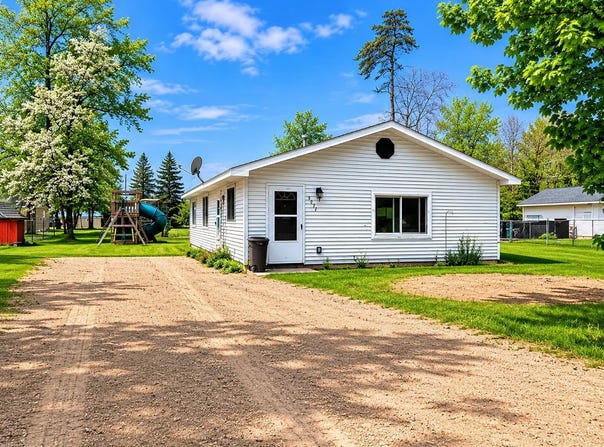 4471 W Oakman, Harrison, MI 48625