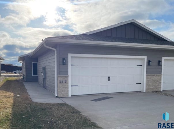 3612 S Heather Ave, Sioux Falls, SD 57106