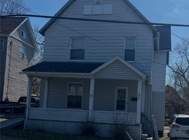 392 Meek St, Sharon, PA 16146