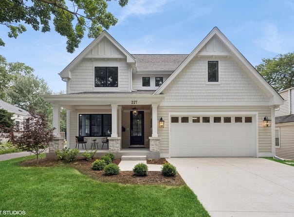 227 S Mitchell Avenue, Arlington Heights, IL 60005