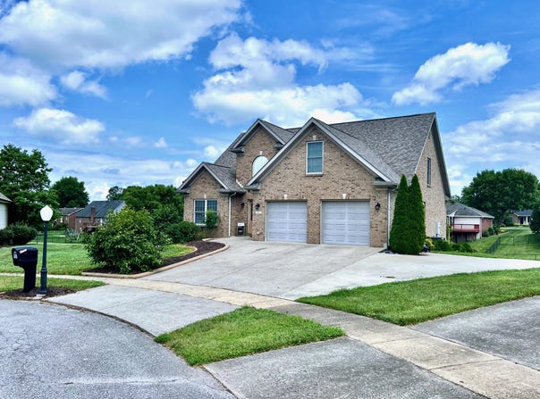 107 Post Time Court, Frankfort, KY 40601