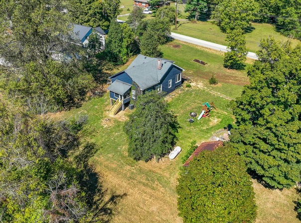 682 Copperhead Road, Paint Lick, KY 40461