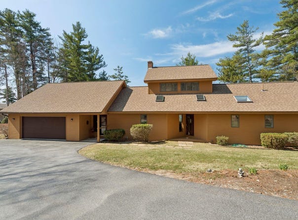 9 Umbrella Point, Wolfeboro, NH 03894