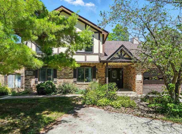 1512 1st Ave., Coralville, IA 52241