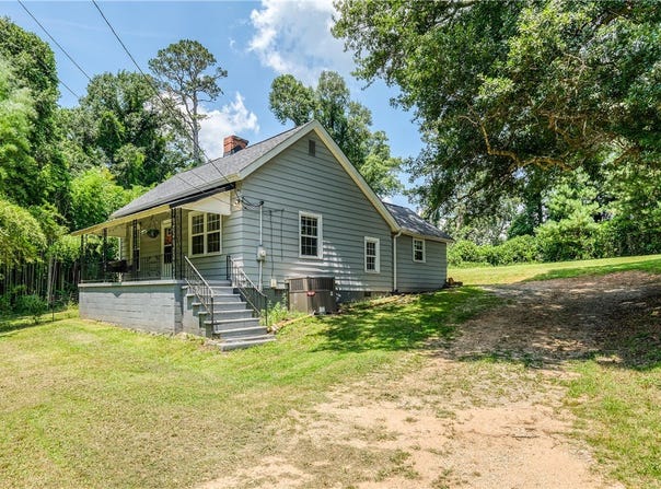 24 Burts Street, Pelzer, SC 29669