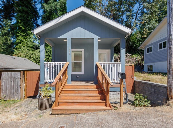 122 NE 10th Street, Toledo, OR 97391