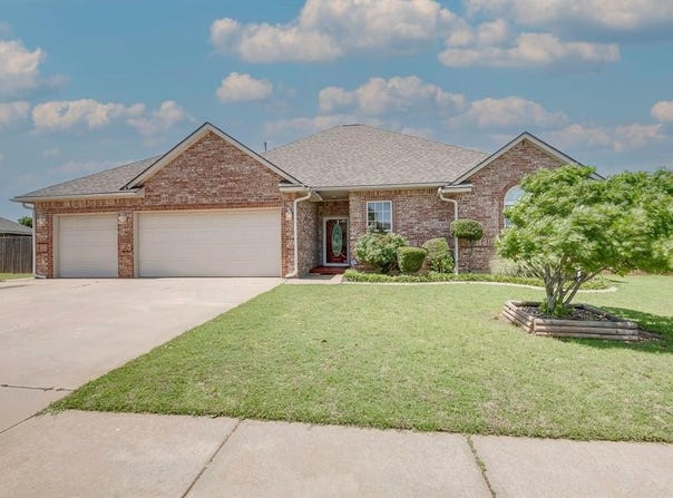 4621 Deer Ridge Boulevard, Yukon, OK 73099