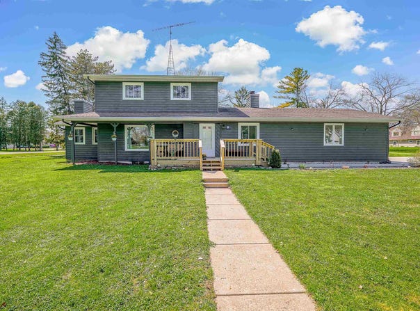 3877 APPLE Lane, OSHKOSH, WI 54902