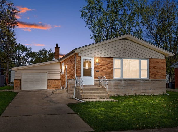 316 N Arquilla Drive, Chicago Heights, IL 60411