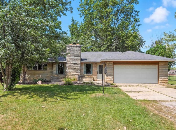 7751 Stellhorn Road, Fort Wayne, IN 46815-5605