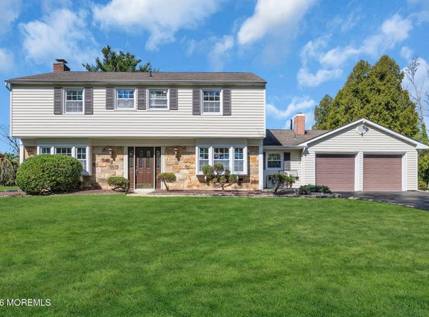 11 Midsummer Drive, Old Bridge, NJ 08857