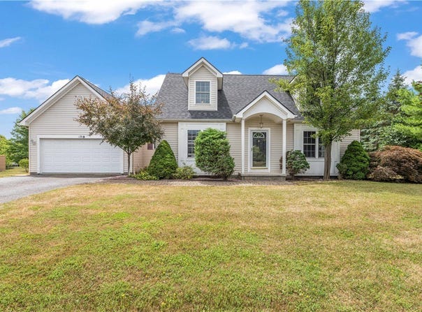 18 Hutton Circle, Riga, NY 14428