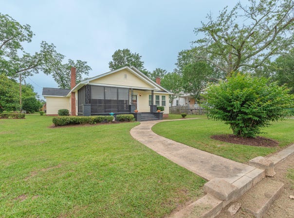 902 Calhoun Street, Johnston, SC 29832