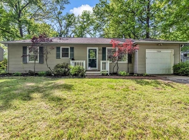 7934 Maple Street, Prairie Village, KS 66208