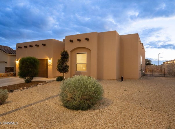 4274 Arcadia, Las Cruces, NM 88011