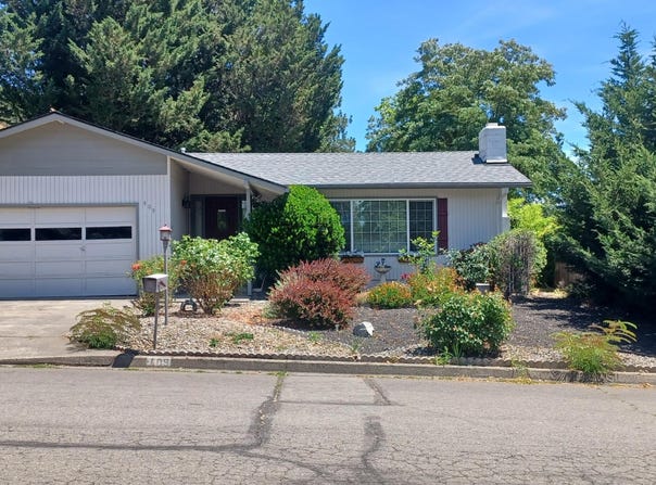 409 NE Royal Drive, Grants Pass, OR 97526