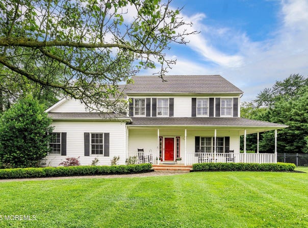 12 Linda Lane, Tinton Falls, NJ 07724