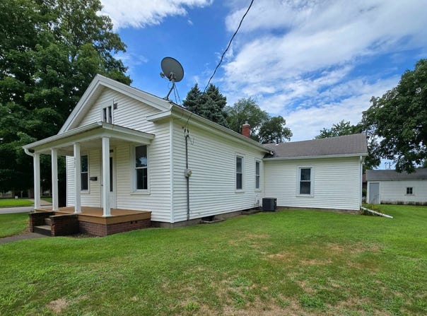 402 N 1st Street, Monmouth, IL 61462