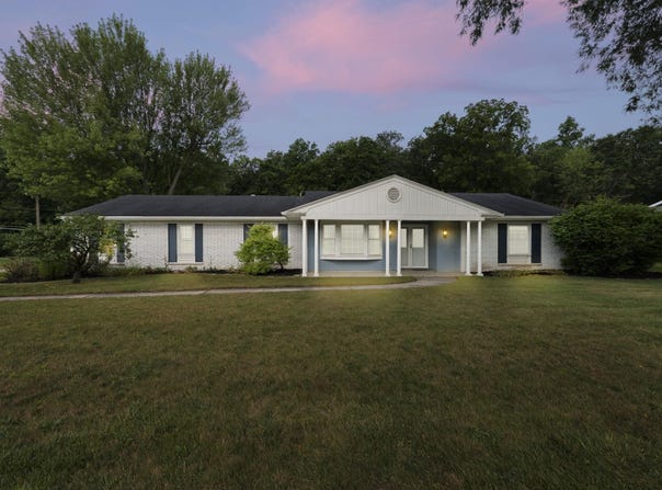 4903 Forest Grove Drive, Fort Wayne, IN 46835