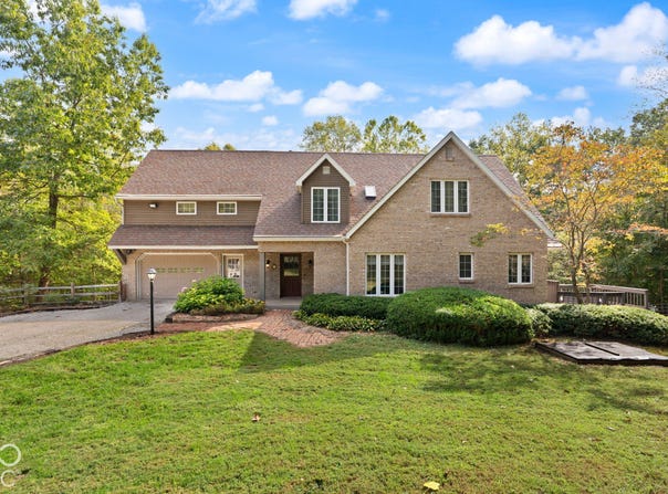 925 W Oakwood Lane, Paoli, IN 47454