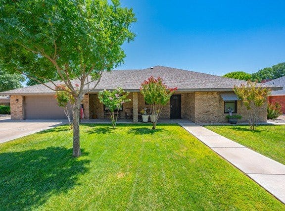 3211 Notting Hill, Roswell, NM 88201